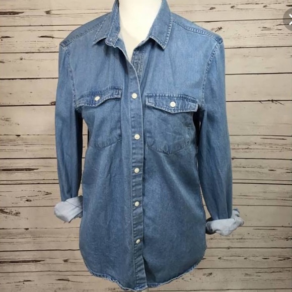 Forever 21 Tops - Denim Button Down MD